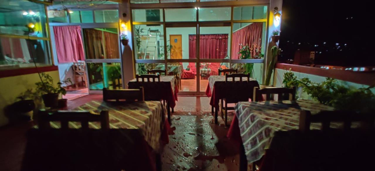 Lhotse Hostel B&B Уарас Экстерьер фото
