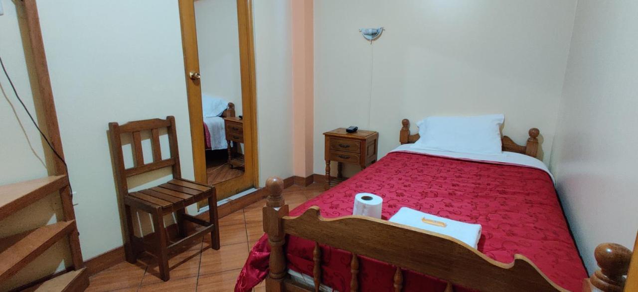 Lhotse Hostel B&B Уарас Экстерьер фото