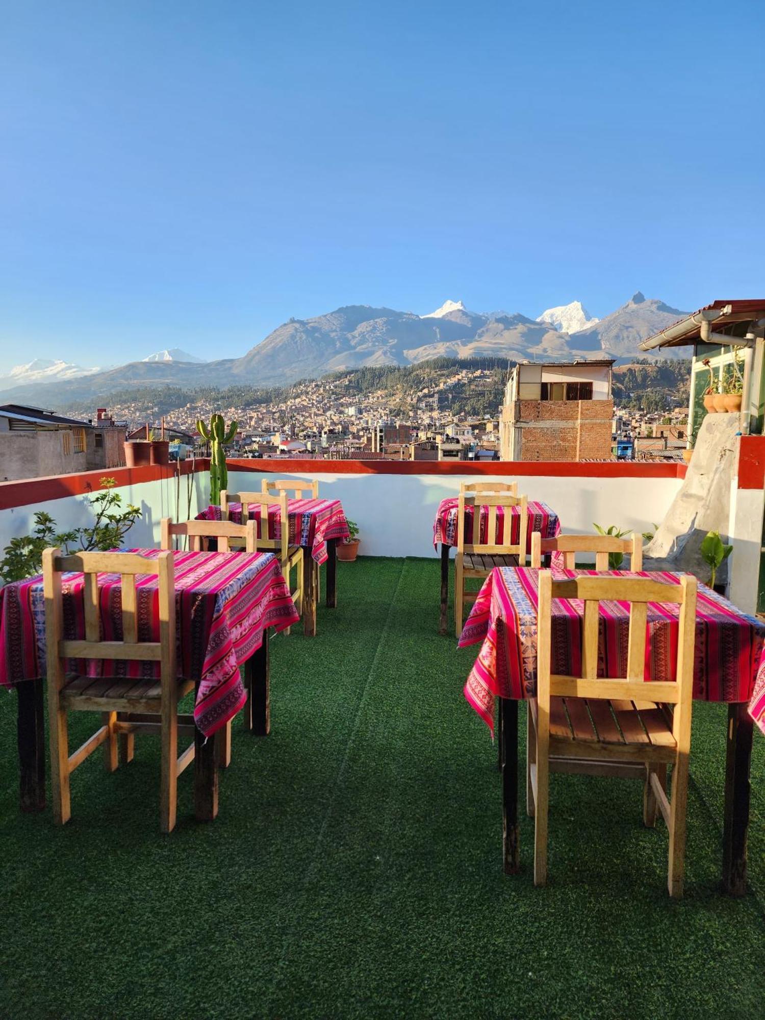Lhotse Hostel B&B Уарас Экстерьер фото