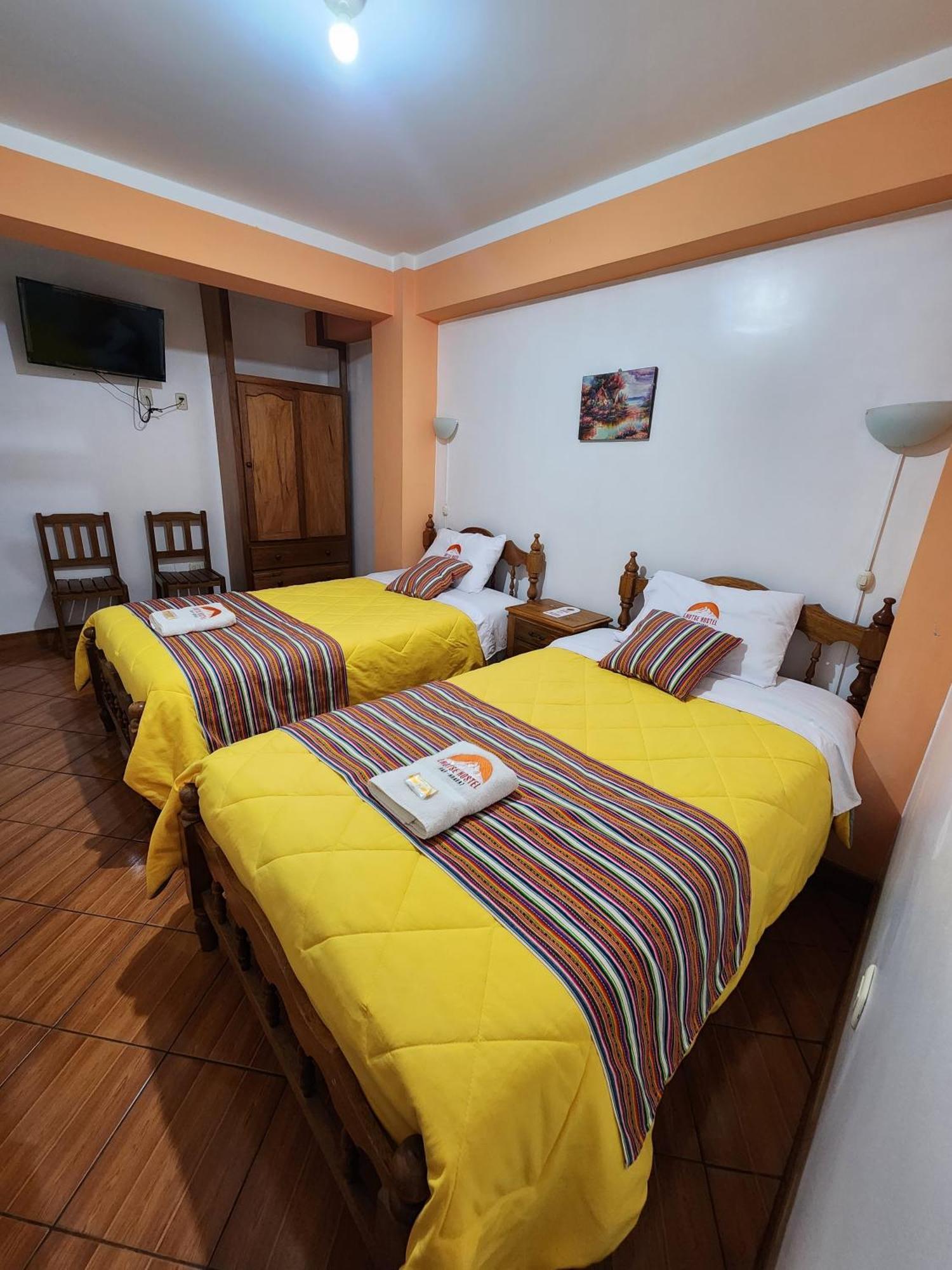 Lhotse Hostel B&B Уарас Экстерьер фото