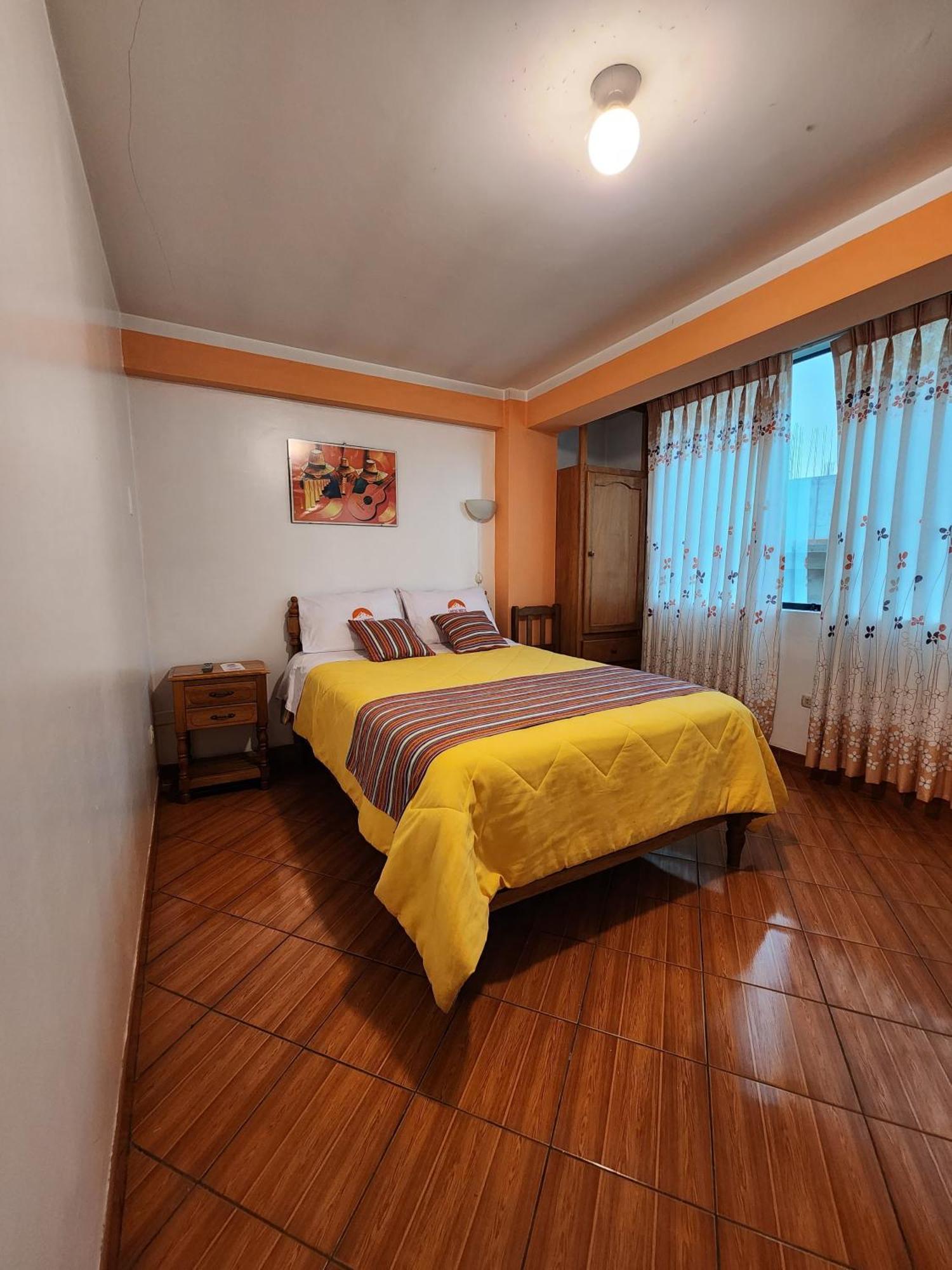Lhotse Hostel B&B Уарас Экстерьер фото