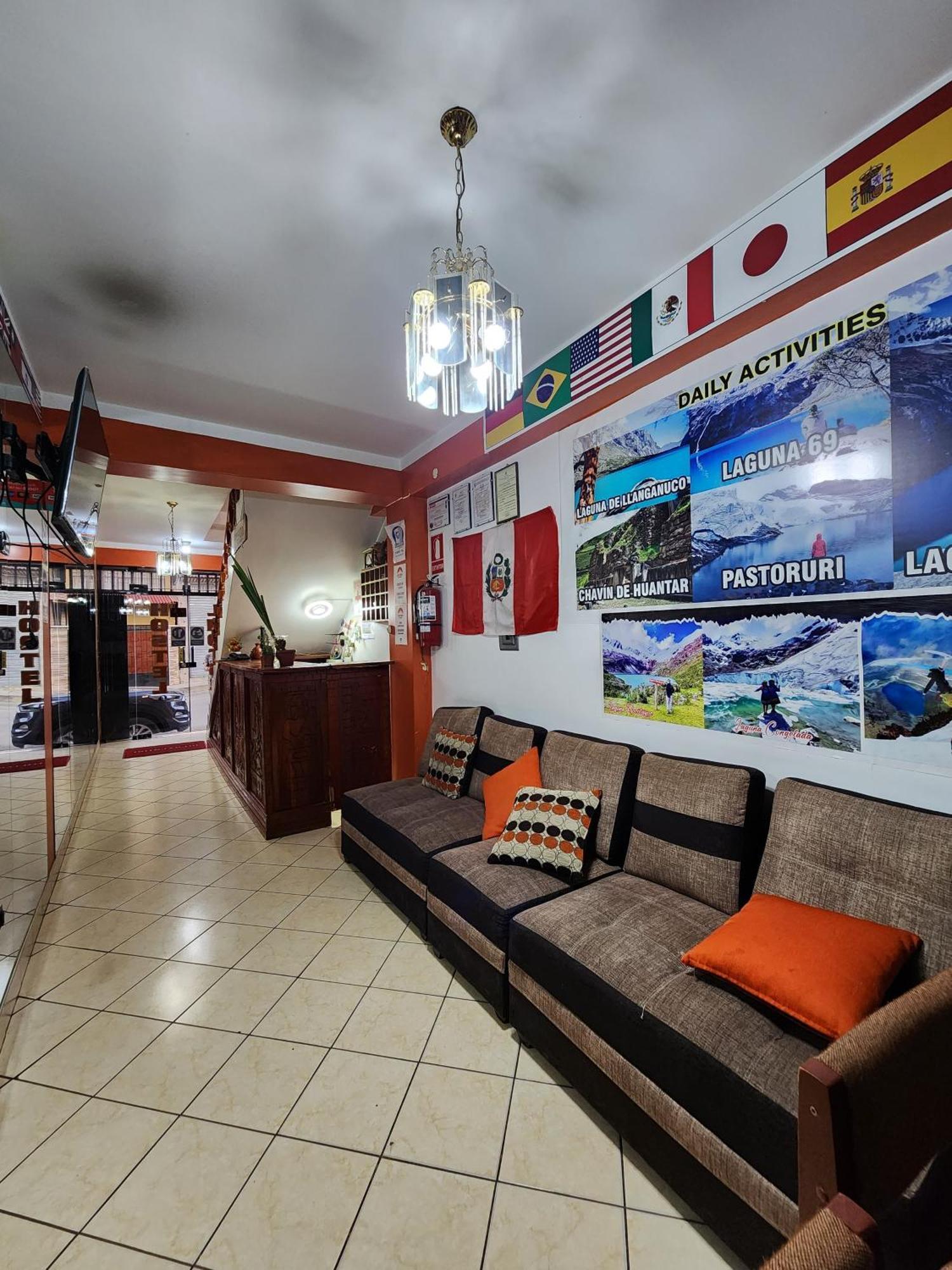 Lhotse Hostel B&B Уарас Экстерьер фото