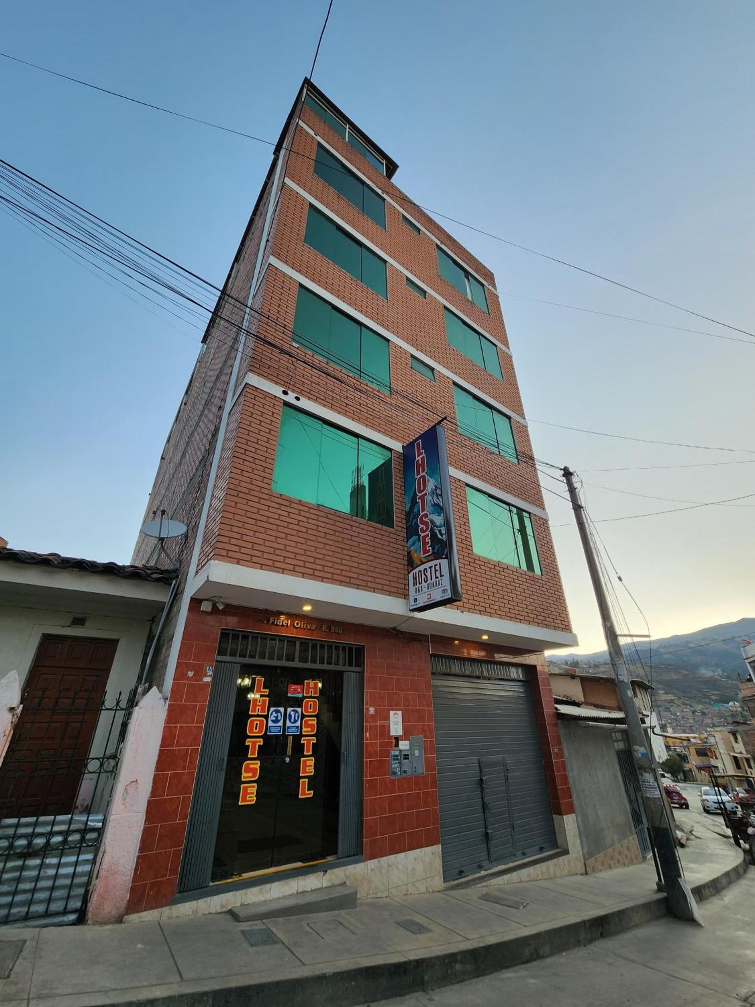 Lhotse Hostel B&B Уарас Экстерьер фото